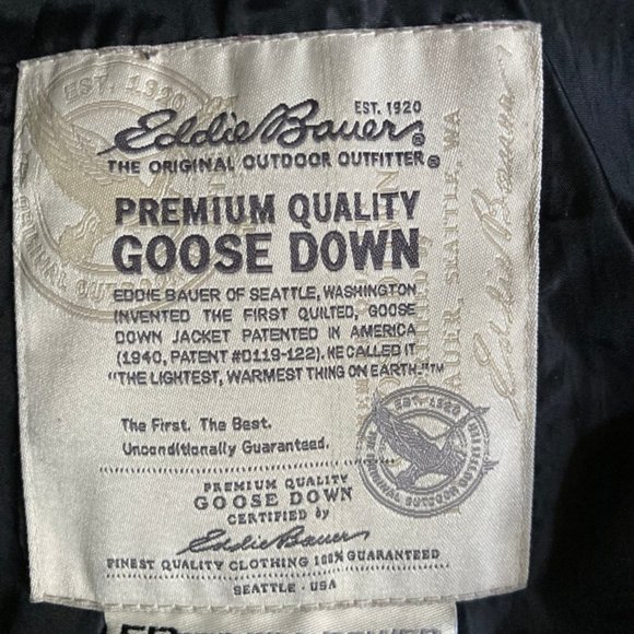 Eddie Bauer Women's Winter Coat Size Medium - Picture 3 of 3